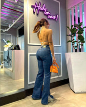 Jeans colombiano levanta cola Elian tono medio