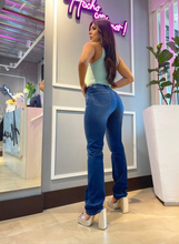 Jeans colombiano levanta cola Kabul 5